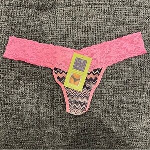 NWT Hanky Panky Stretch Thong lace Zigzag